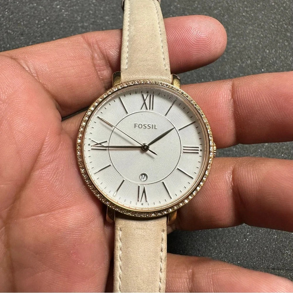 Fossil Women's Gold and Cream Watch - Picture 1 of 7